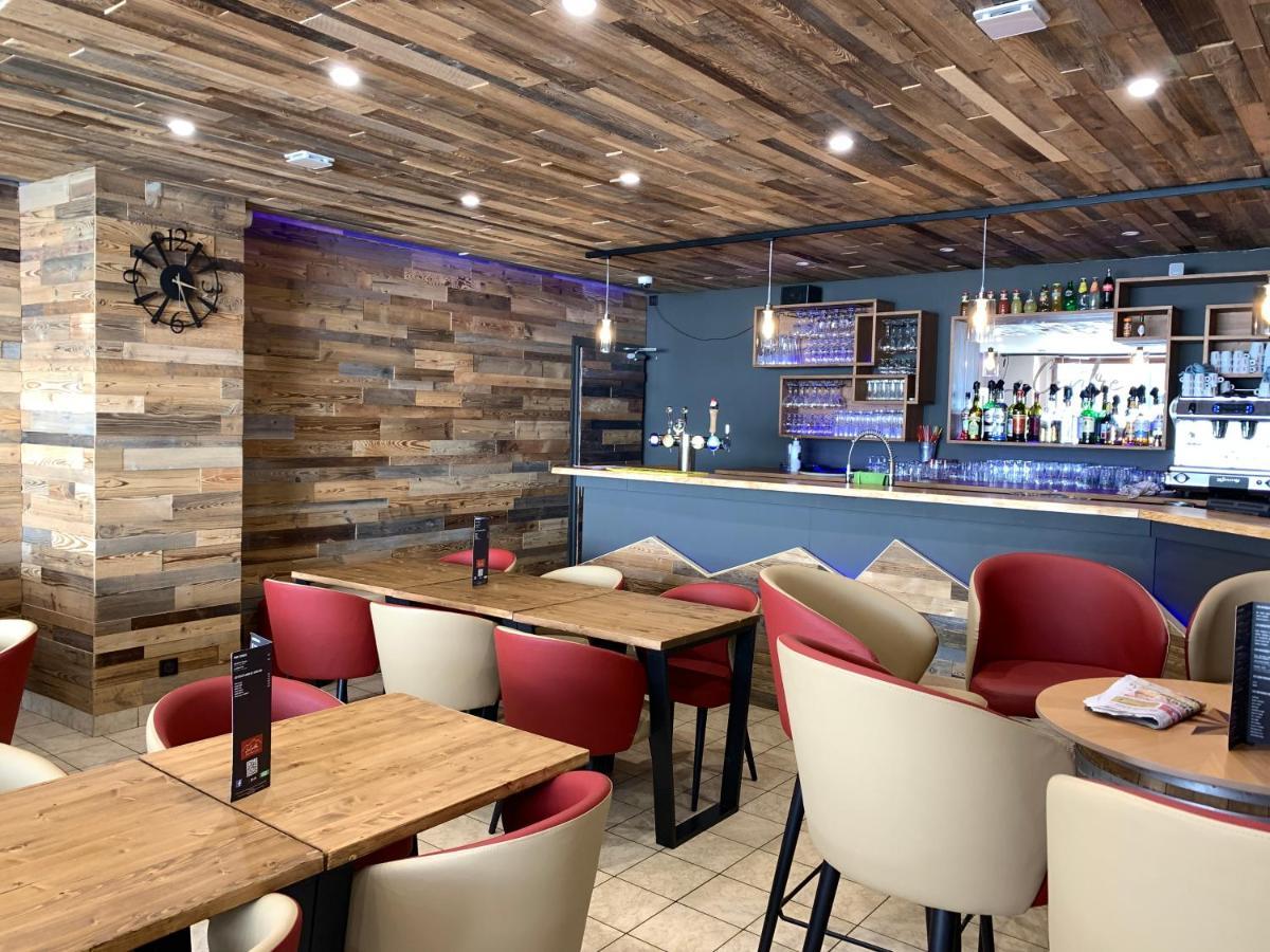 Hotel Restaurant Le Centre Lélex エクステリア 写真