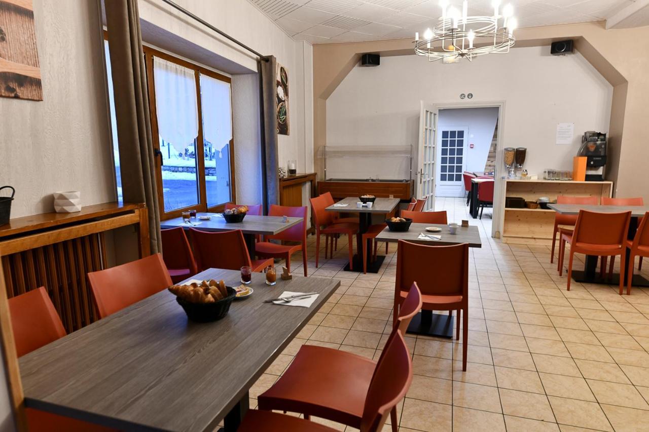 Hotel Restaurant Le Centre Lélex エクステリア 写真