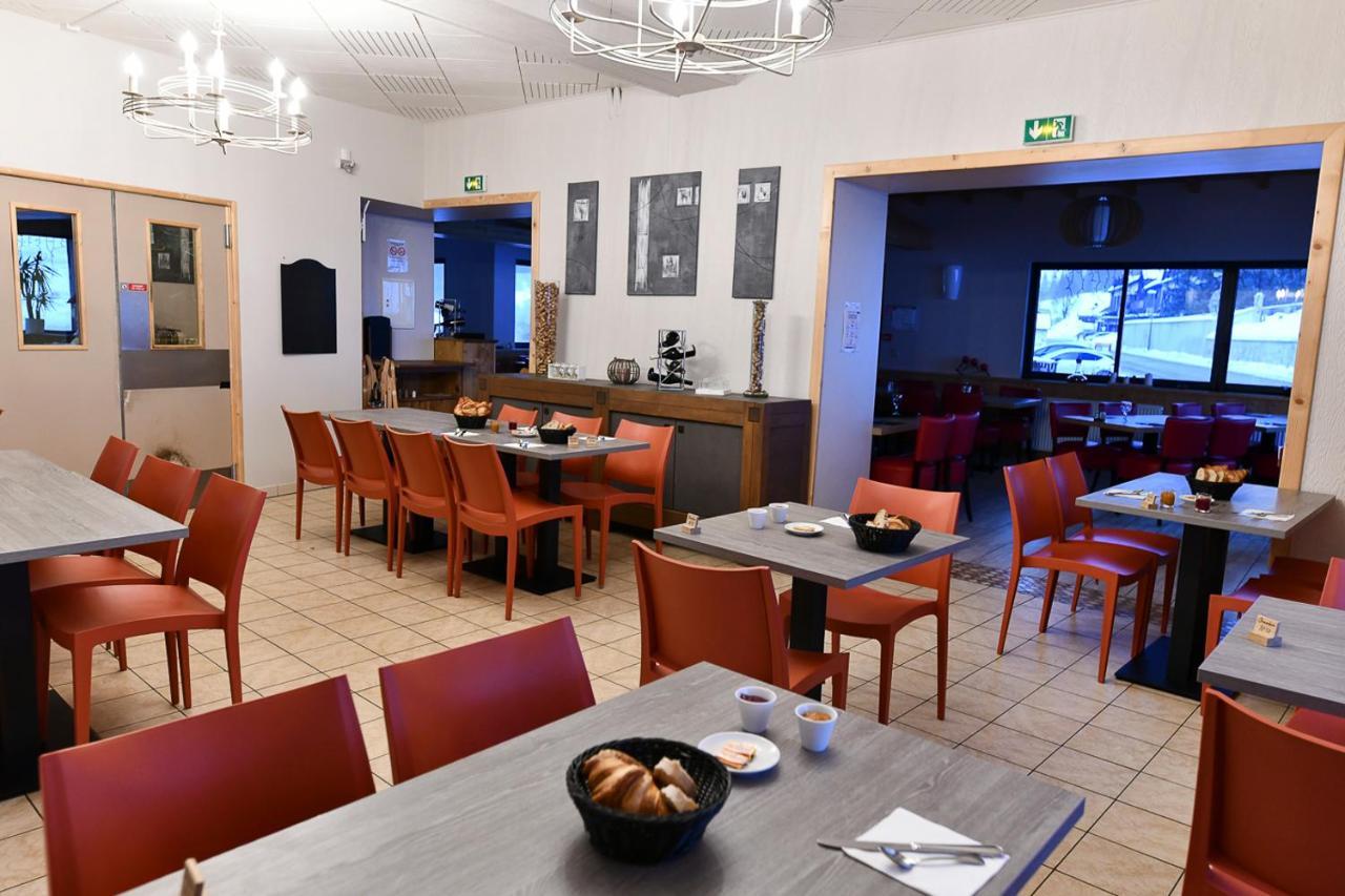Hotel Restaurant Le Centre Lélex エクステリア 写真